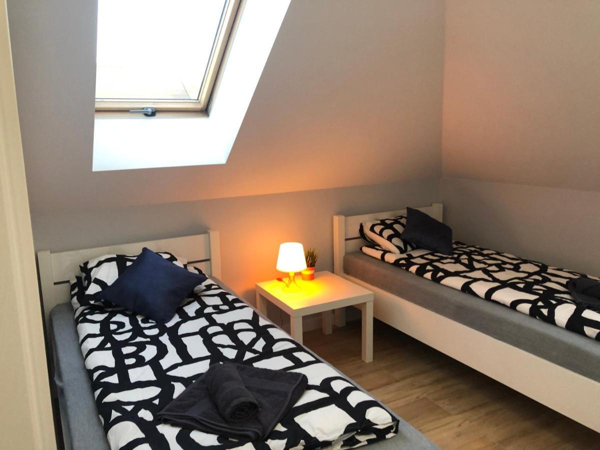 Klimatyzowane Apartamenty I Pokoje Przy Targach Kielce Exterior foto